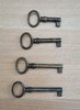 Schlüssel aus Messing 61 mm patiniert hohl - 1 Stück